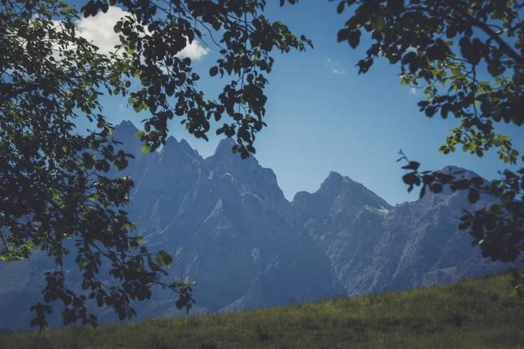 Где восточный шёпот встречает европейский свет