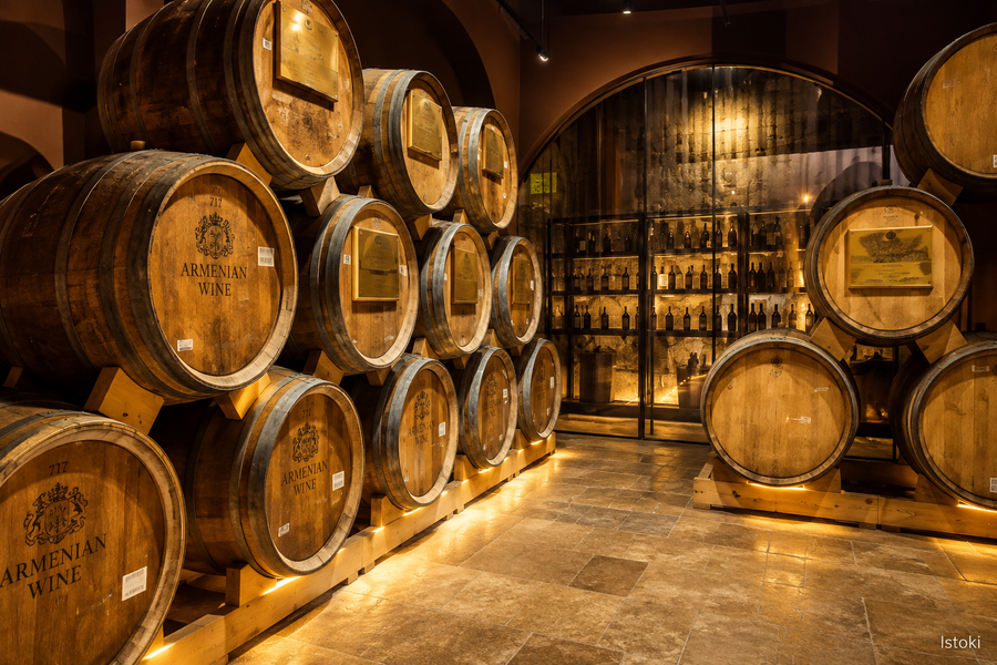 Тёплый Новый год: ароматы коньяка, вкус грузинского вина