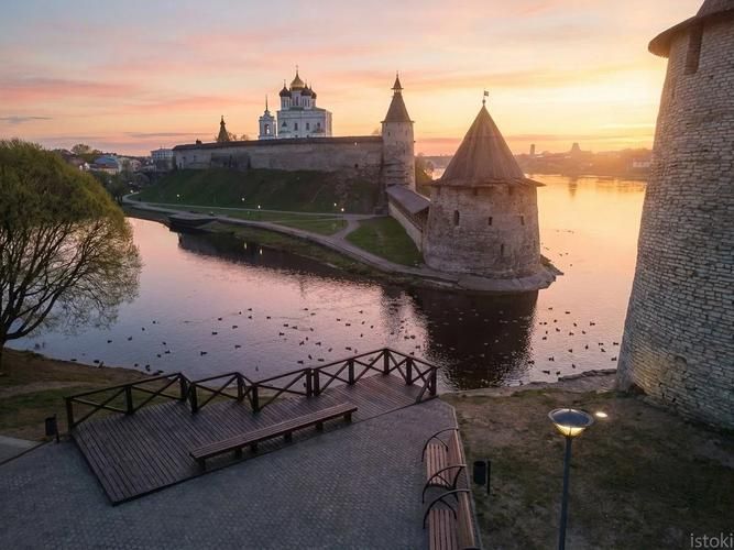 Отдых на майские: Псков и святые Печоры